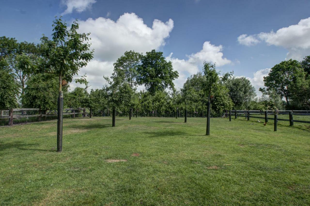 Boeren Biezen Bed Landelijk Villa Bagian luar foto